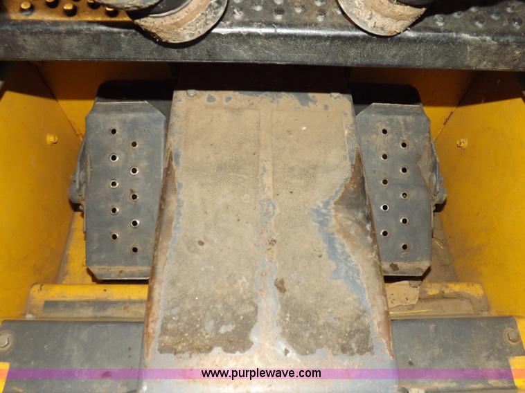 image for item H7213 New Holland LS170 skid steer