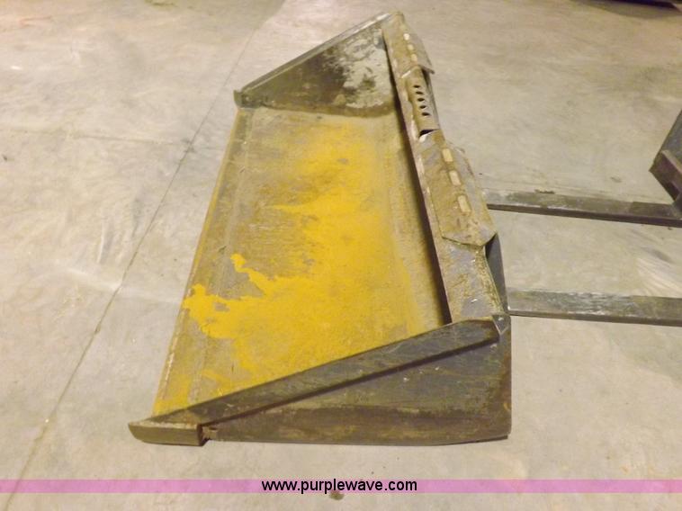 image for item H7213 New Holland LS170 skid steer