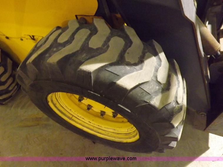 image for item H7213 New Holland LS170 skid steer