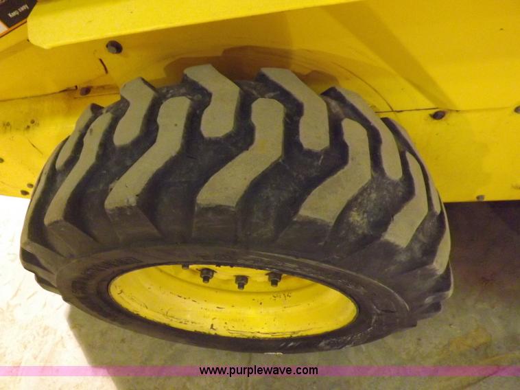 image for item H7213 New Holland LS170 skid steer