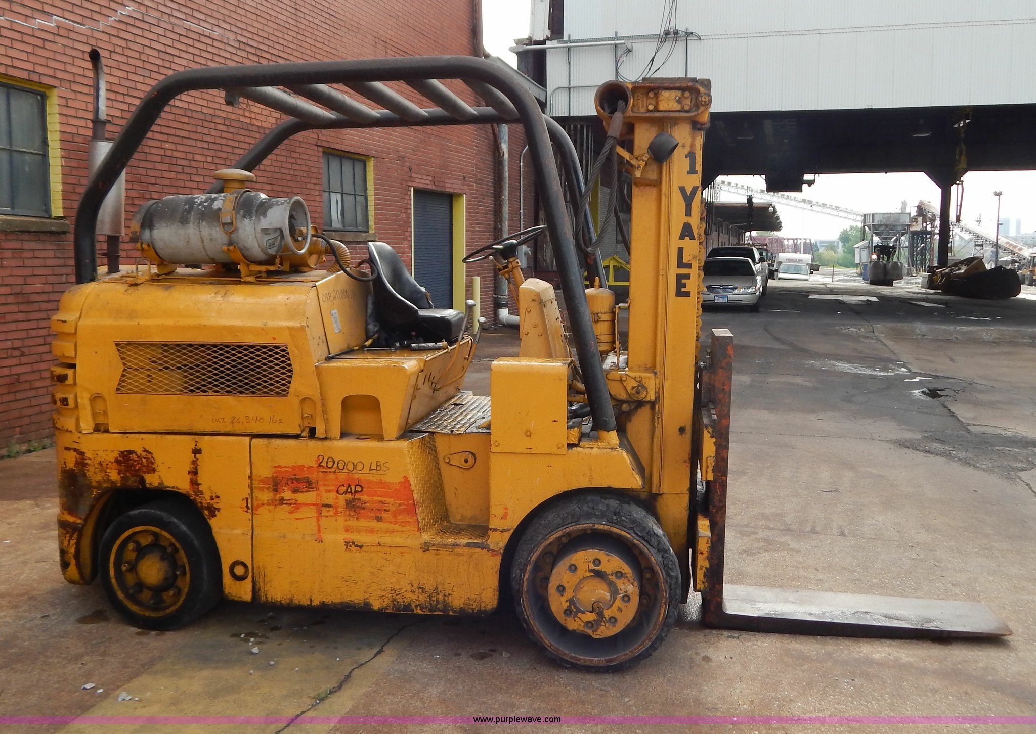 1970 Yale forklift in Evansville, IN Item AE9936 sold Purple Wave
