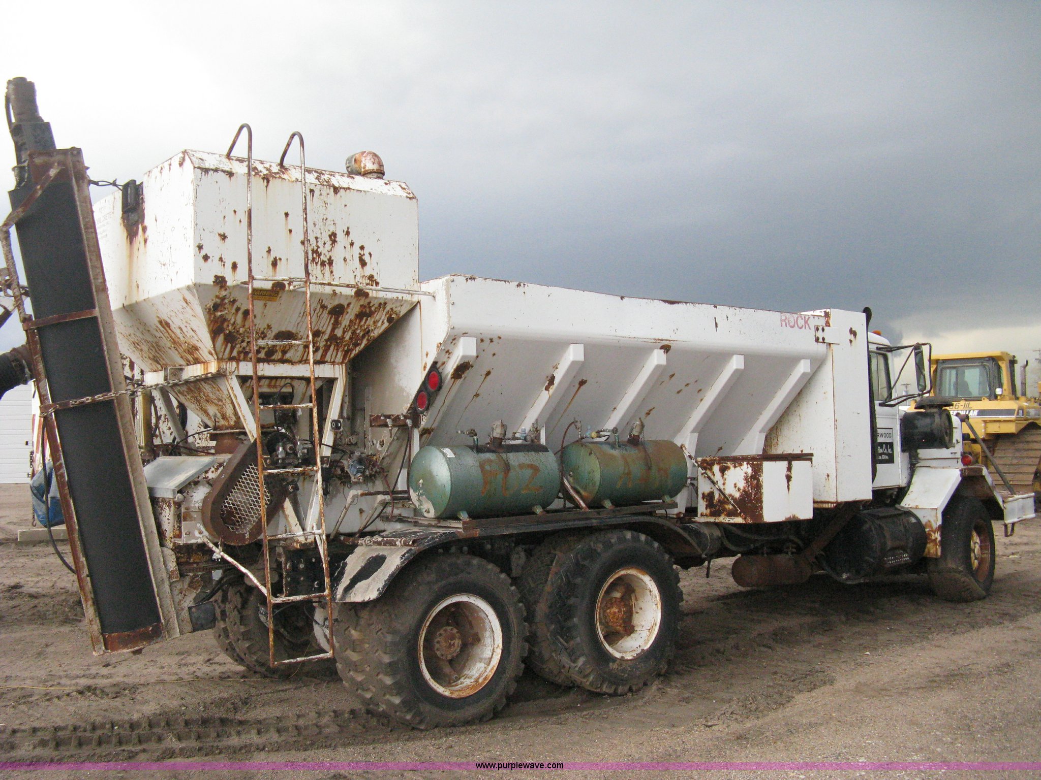 1973 White Construcktor concrete batch truck in Wichita, KS Item