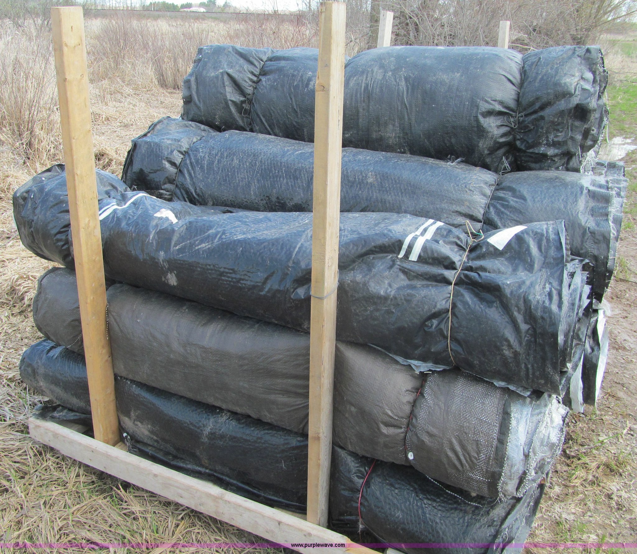 (14) frost blankets in Gilman, WI Item G2948 sold Purple Wave