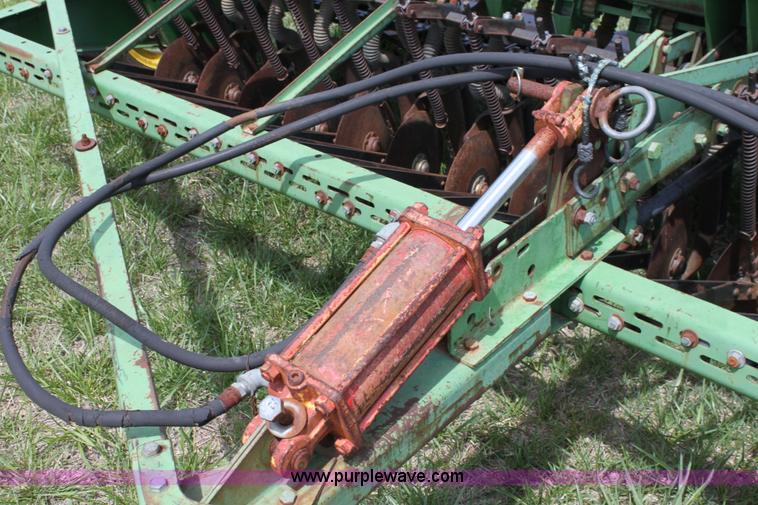 image for item AA9027 John Deere 8350 drill