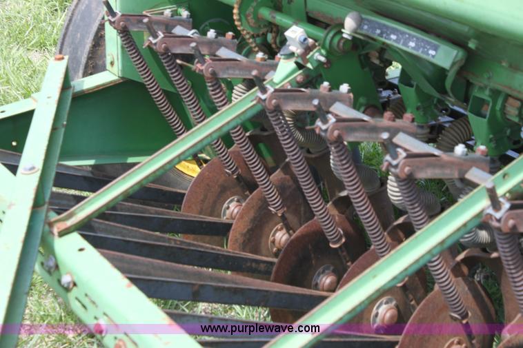 image for item AA9027 John Deere 8350 drill