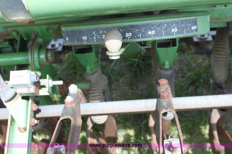 image for item AA9027 John Deere 8350 drill