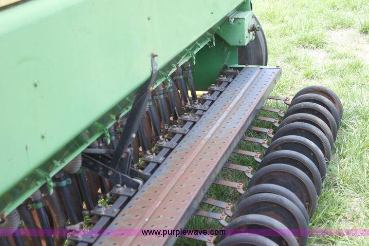 image for item AA9027 John Deere 8350 drill