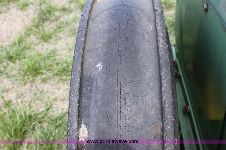 image for item AA9027 John Deere 8350 drill