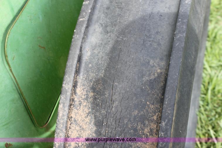 image for item AA9027 John Deere 8350 drill