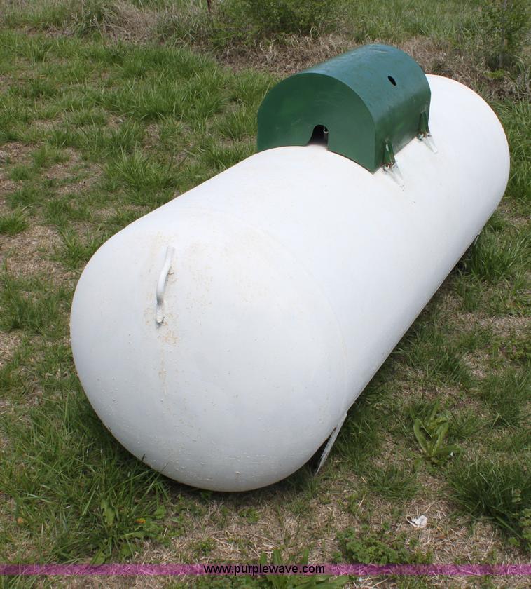 image for item AA9030 250 gallon propane tank