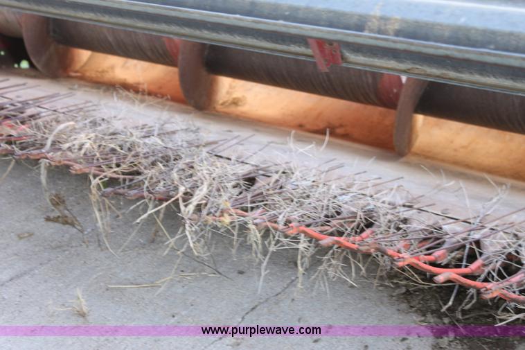 image for item AA9039 International 810-24 24' combine header