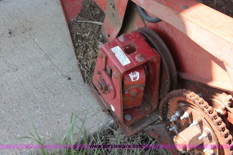 image for item AA9039 International 810-24 24' combine header