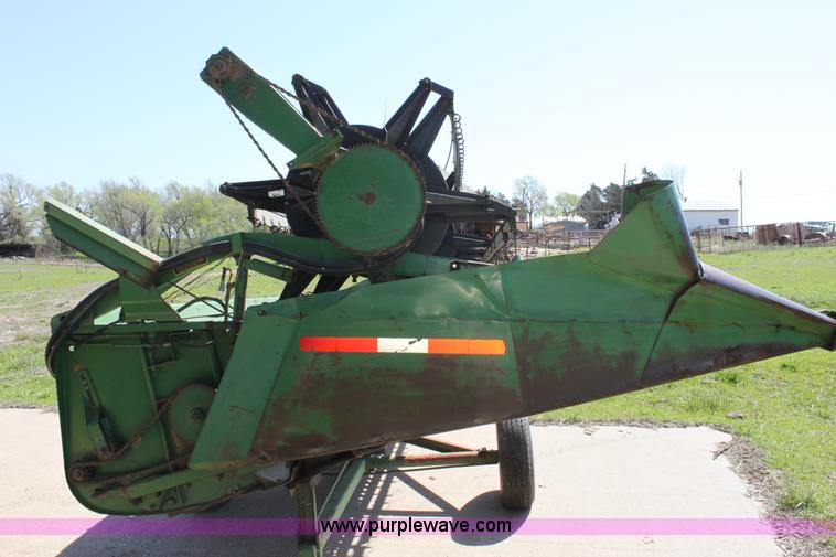 image for item AA9040 John Deere 220C rigid platform header