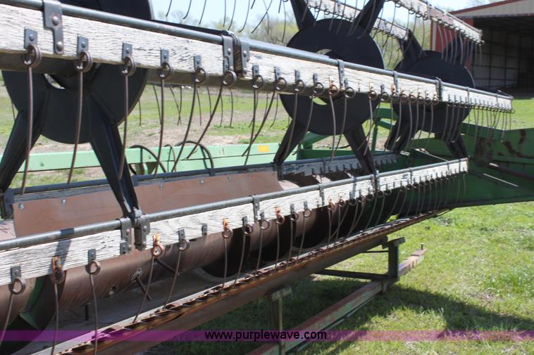 image for item AA9040 John Deere 220C rigid platform header