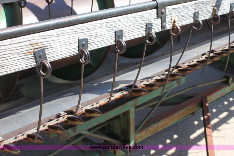 image for item AA9040 John Deere 220C rigid platform header