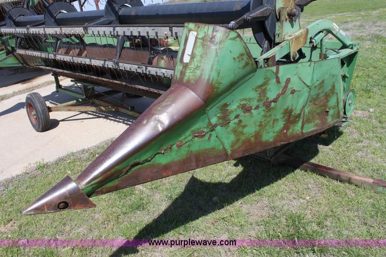 image for item AA9040 John Deere 220C rigid platform header