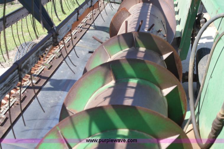 image for item AA9040 John Deere 220C rigid platform header