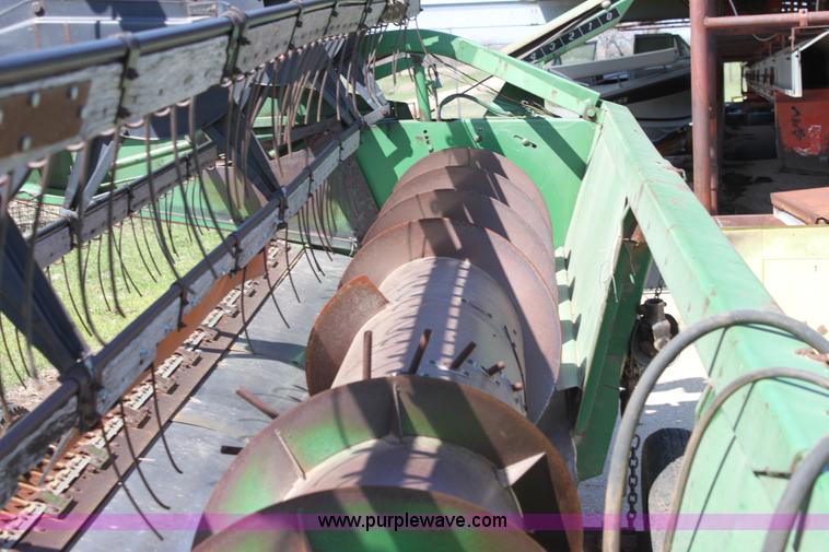 image for item AA9040 John Deere 220C rigid platform header