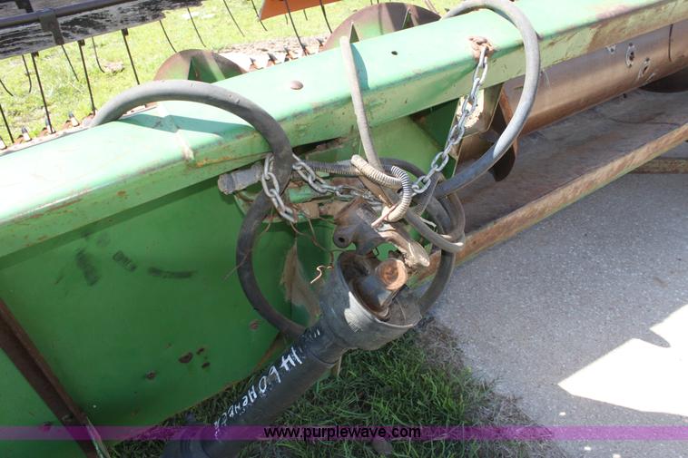 image for item AA9040 John Deere 220C rigid platform header