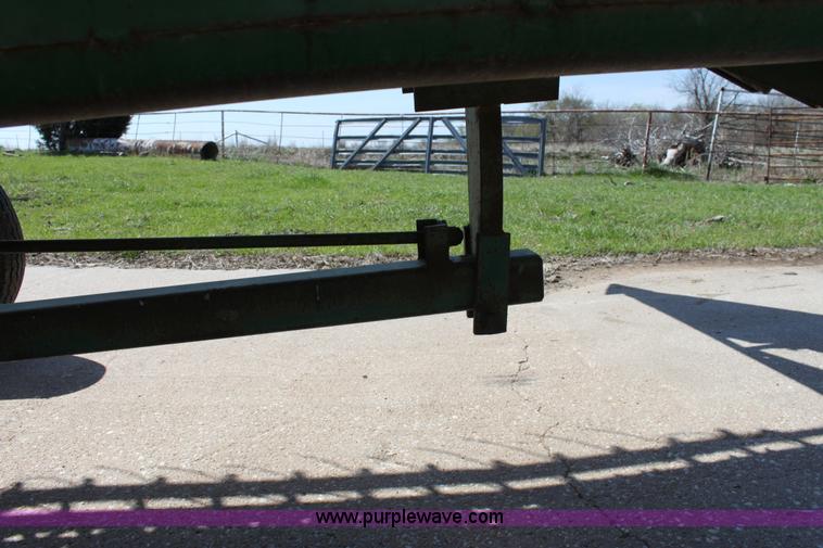 image for item AA9040 John Deere 220C rigid platform header