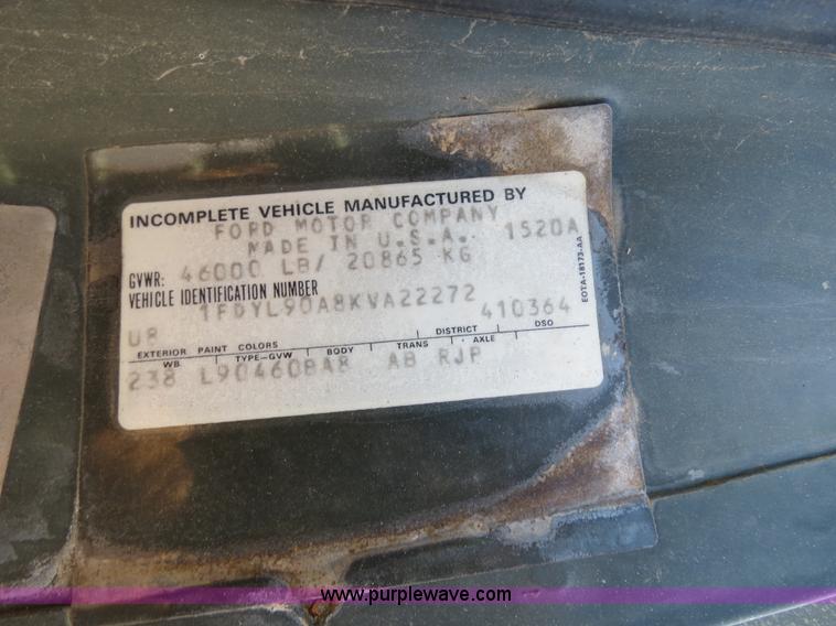 image for item B4742 1989 Ford F800 flatbed truck