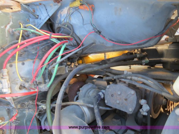 image for item B4742 1989 Ford F800 flatbed truck