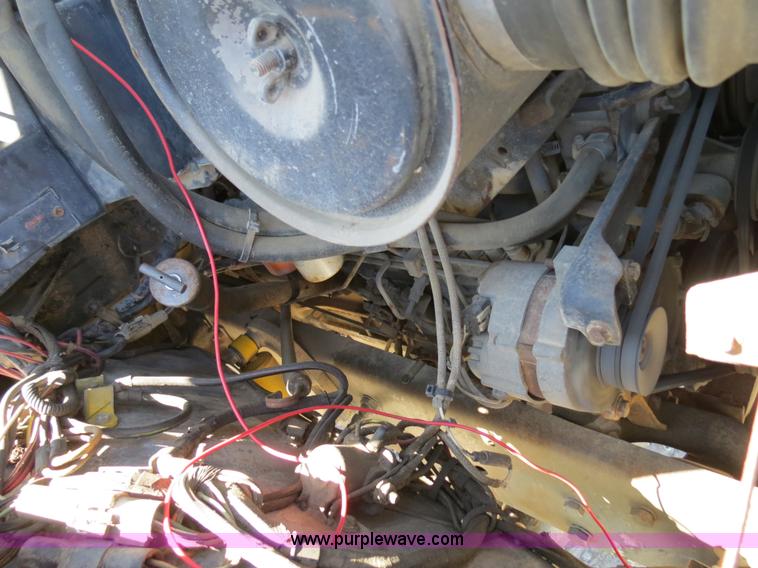 image for item B4742 1989 Ford F800 flatbed truck