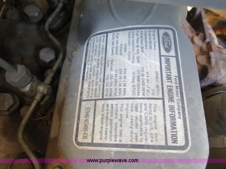 image for item B4742 1989 Ford F800 flatbed truck