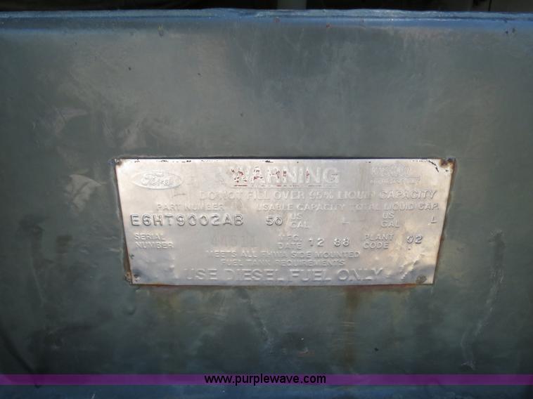 image for item B4742 1989 Ford F800 flatbed truck