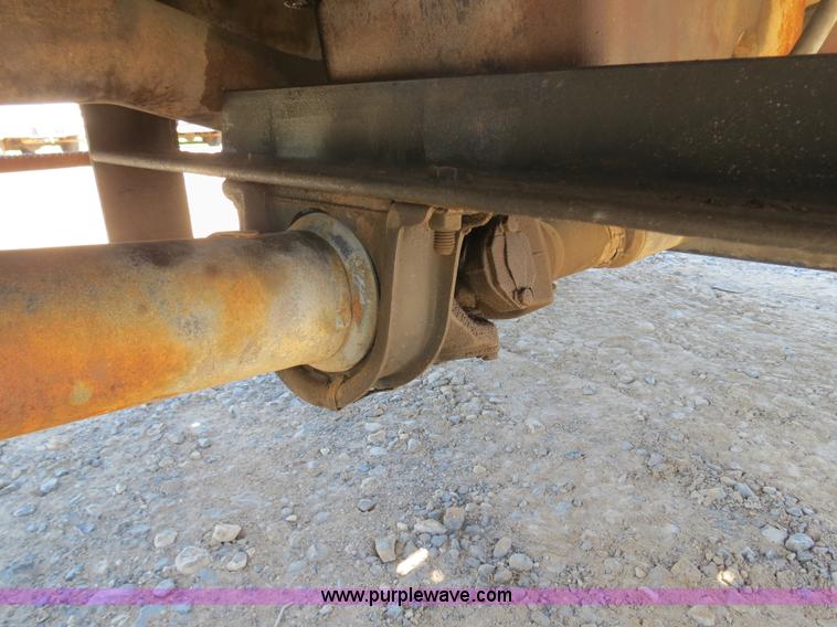 image for item B4742 1989 Ford F800 flatbed truck