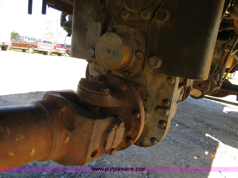 image for item B4742 1989 Ford F800 flatbed truck