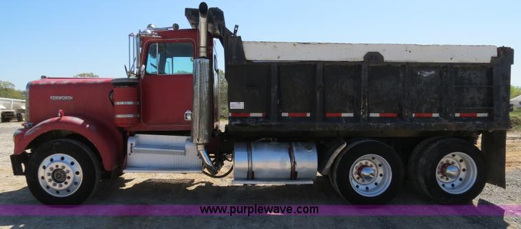 image for item B4743 1975 Kenworth W900 dump truck