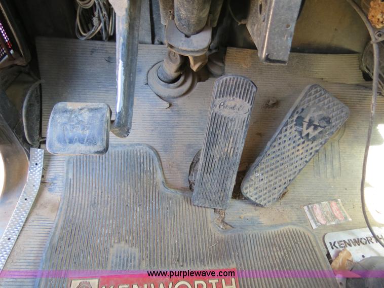 image for item B4743 1975 Kenworth W900 dump truck