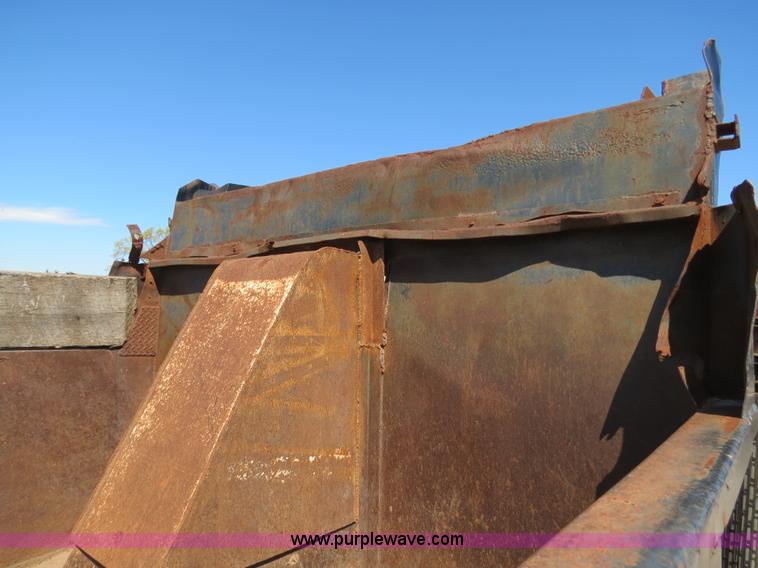 image for item B4743 1975 Kenworth W900 dump truck