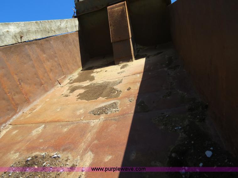 image for item B4743 1975 Kenworth W900 dump truck