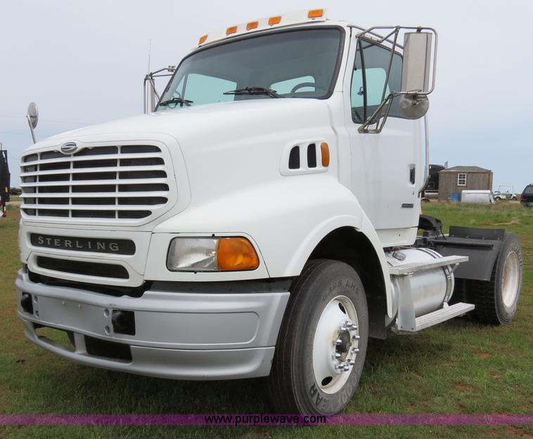 image for item B4753 2005 Sterling A9500 semi truck