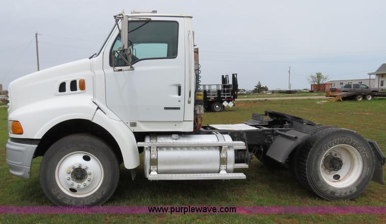 image for item B4753 2005 Sterling A9500 semi truck