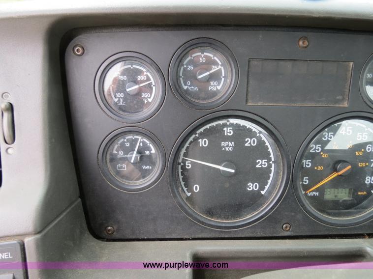 image for item B4753 2005 Sterling A9500 semi truck