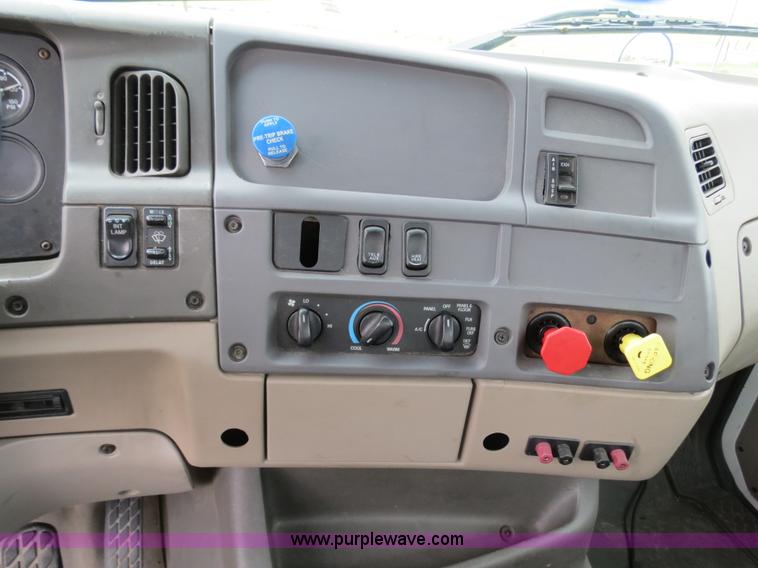 image for item B4753 2005 Sterling A9500 semi truck