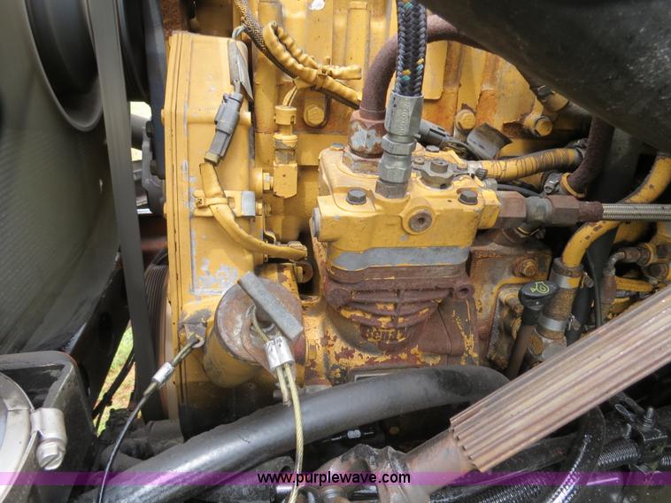 image for item B4753 2005 Sterling A9500 semi truck