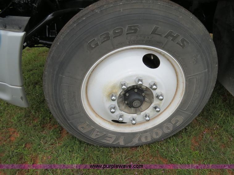 image for item B4753 2005 Sterling A9500 semi truck