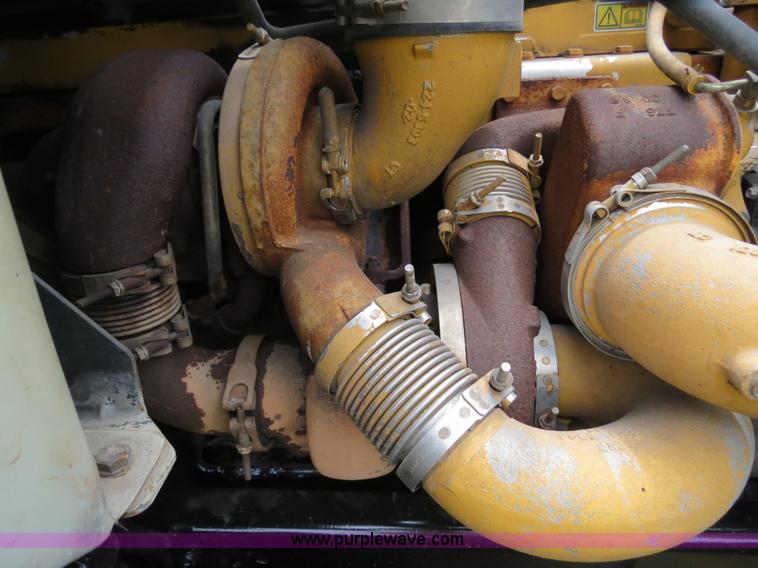 image for item B4753 2005 Sterling A9500 semi truck