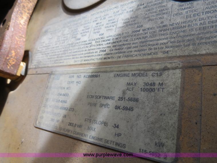 image for item B4753 2005 Sterling A9500 semi truck