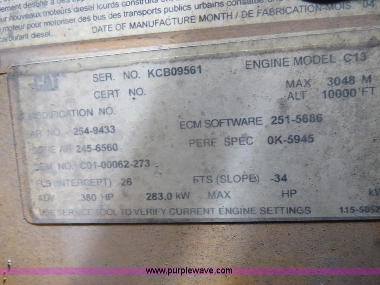 image for item B4753 2005 Sterling A9500 semi truck