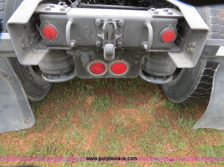 image for item B4753 2005 Sterling A9500 semi truck