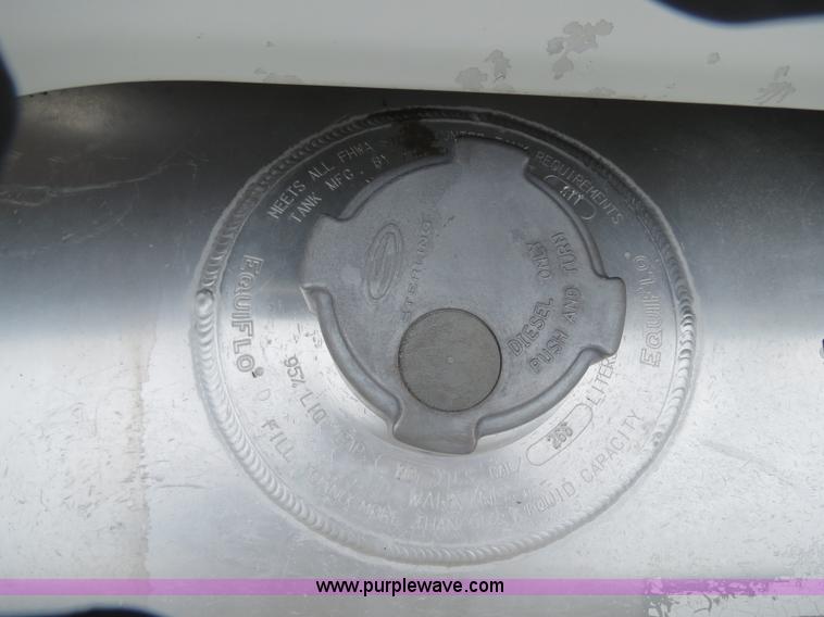 image for item B4753 2005 Sterling A9500 semi truck