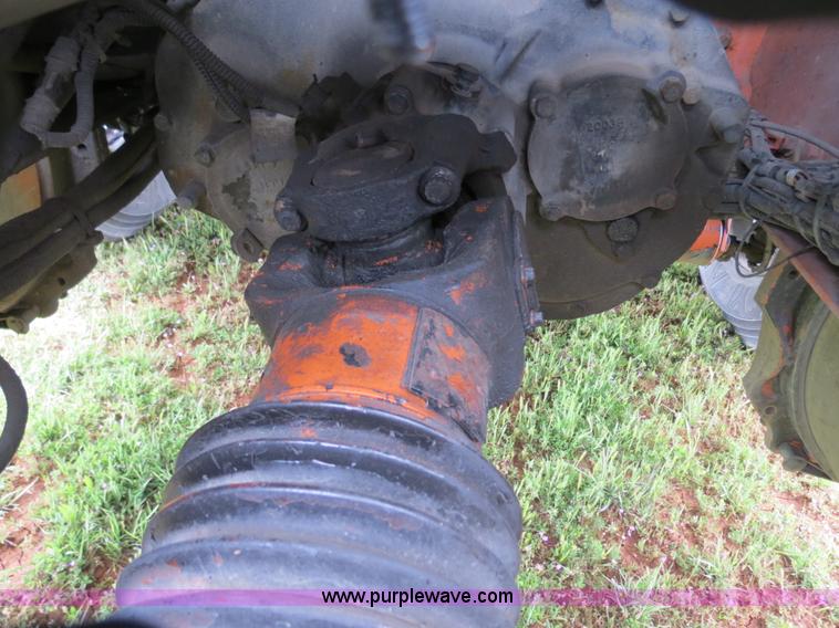 image for item B4753 2005 Sterling A9500 semi truck