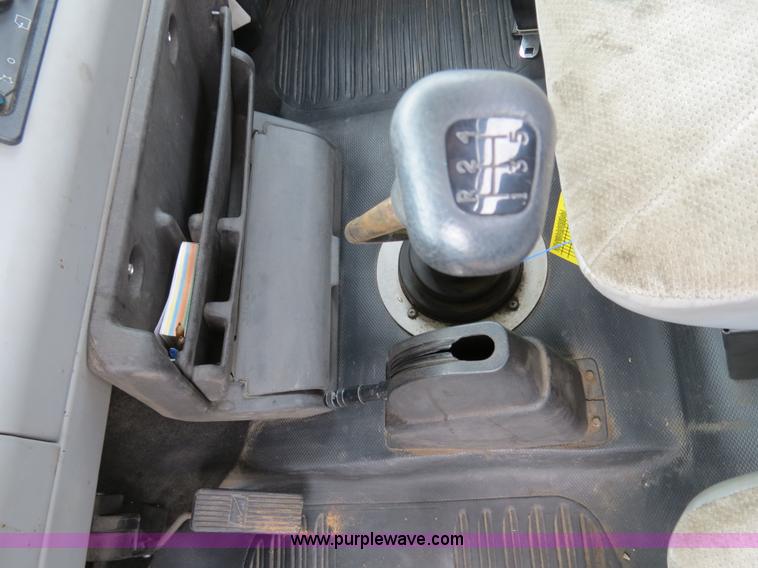 image for item B4754 2000 Freightliner FL50 Business Class truck