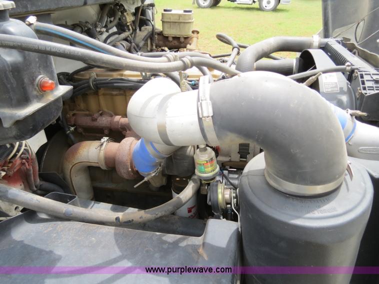 image for item B4754 2000 Freightliner FL50 Business Class truck