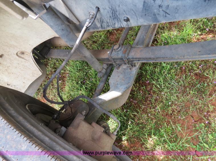 image for item B4754 2000 Freightliner FL50 Business Class truck